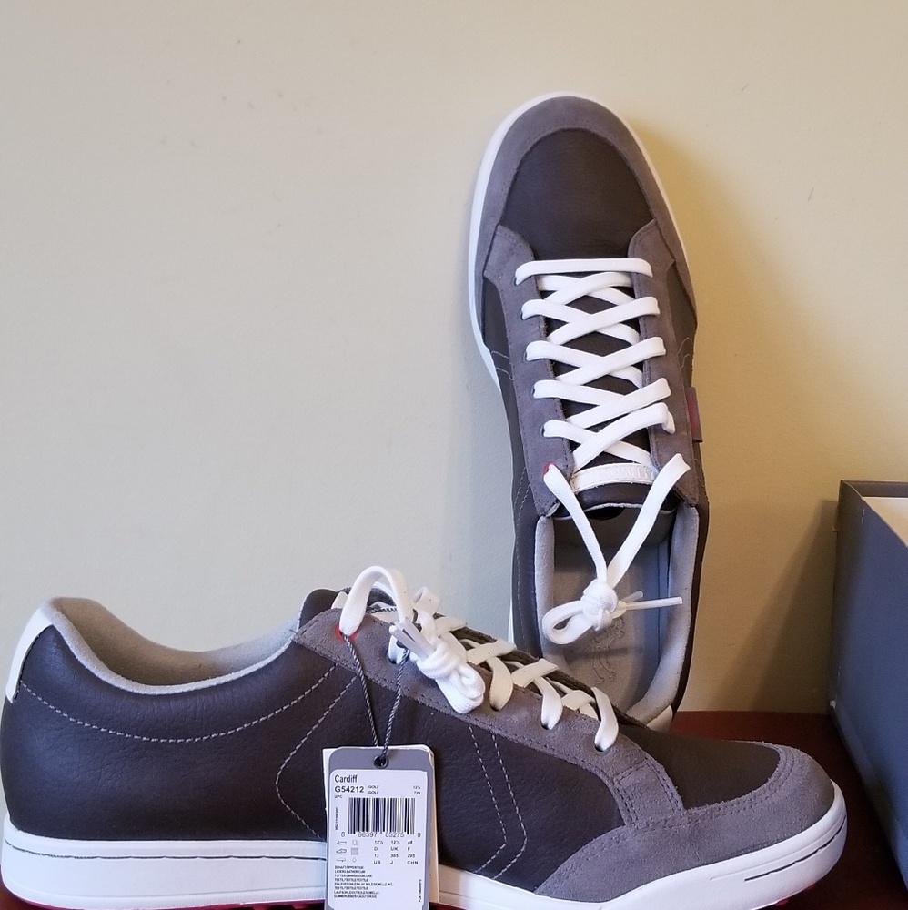 Golf shoes